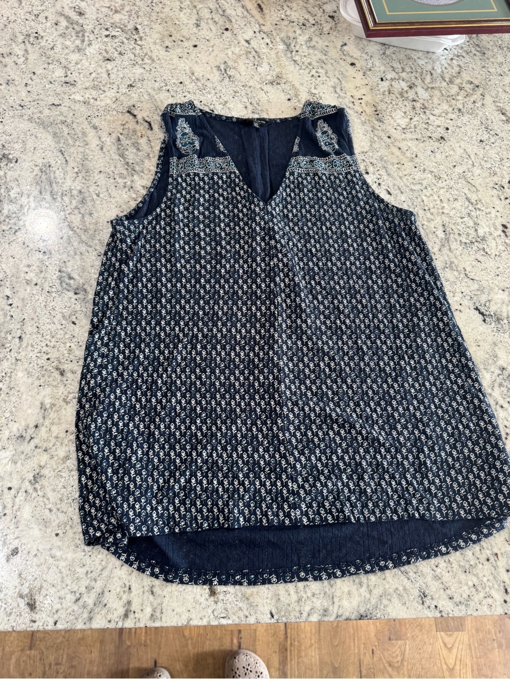 Lucky Brand Navy Printed Sleeveless V-Neck Camisole